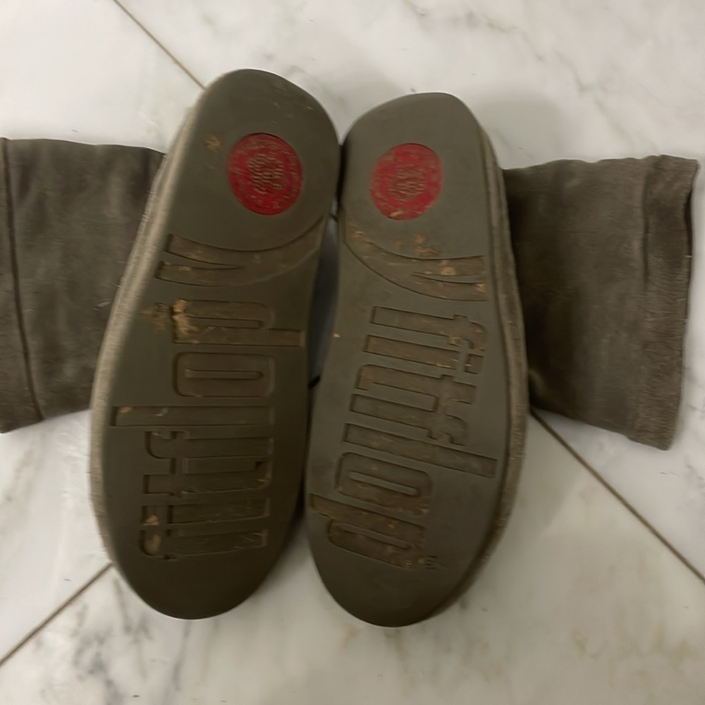 FitFlop, size 9, Crush, taupe suede slouch wedge boot, comfortable warm soft EUC - Picture 12 of 14